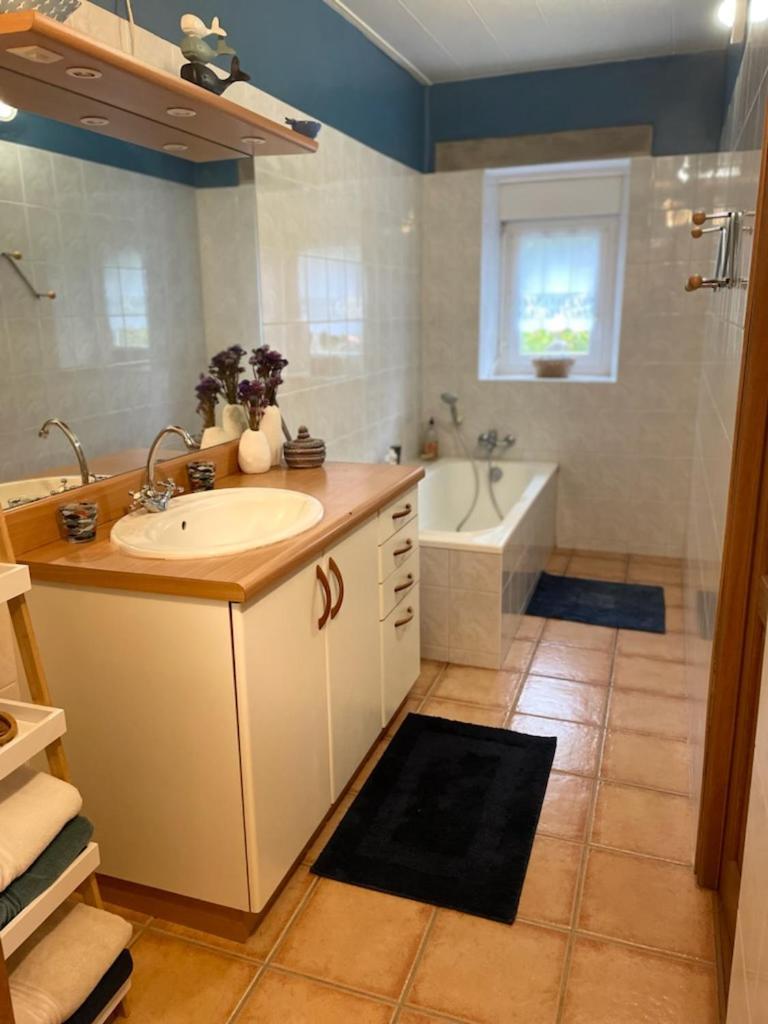 Cottage Entre Mer Et Campagne Pont-Scorff Екстериор снимка